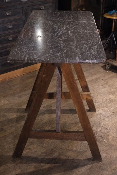table chene et marbre gris
